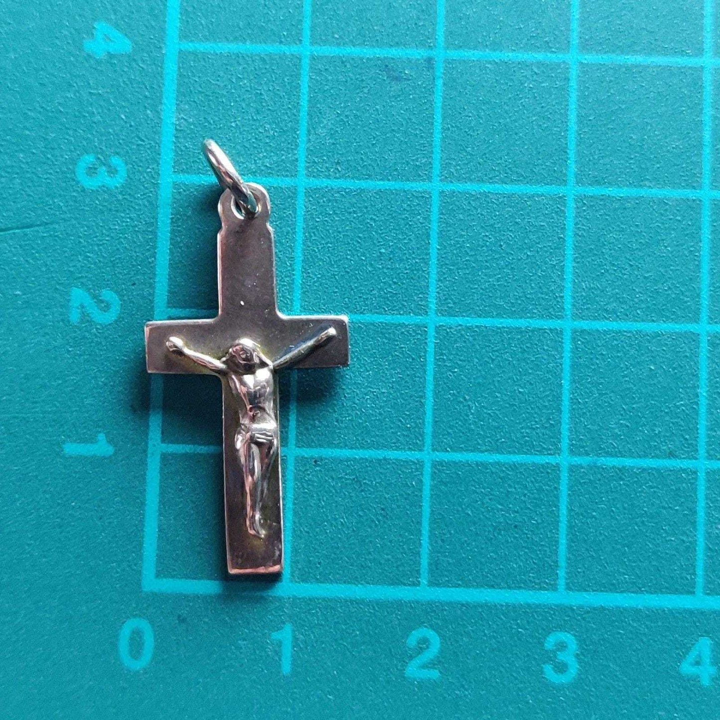 9ct Rose Gold Crucifix Cross Pendant Diamond Raised Design Hallmarked