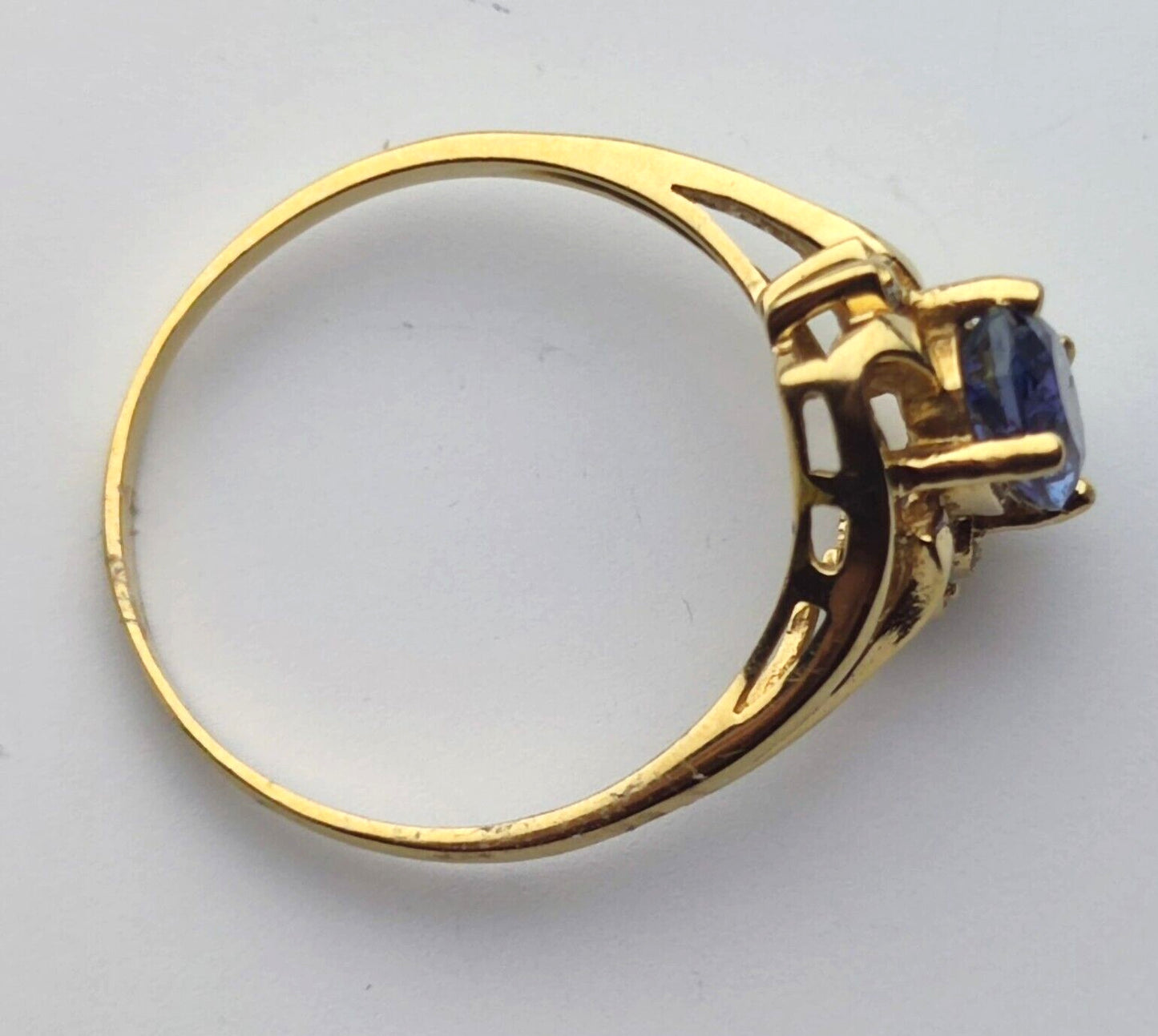 9ct Yellow Gold Ring Blue Tanzanite White Diamonds Gemstones Ring Size: T 1/2