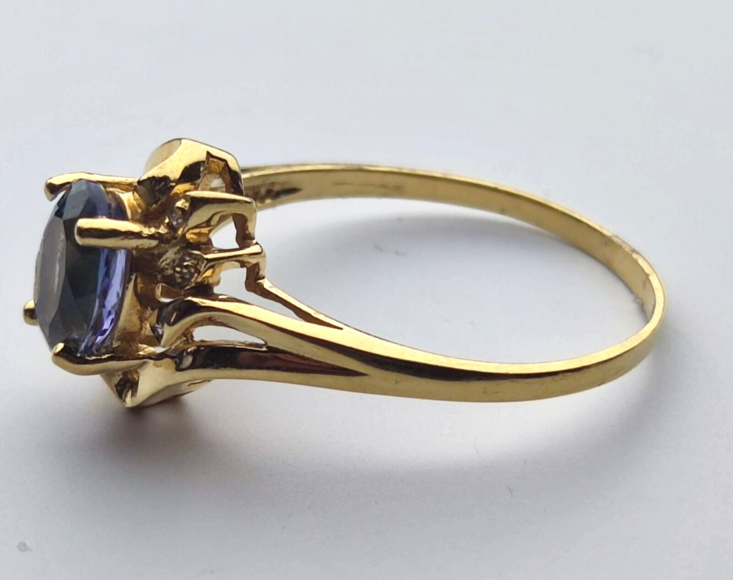 9ct Yellow Gold Ring Blue Tanzanite White Diamonds Gemstones Ring Size: T 1/2