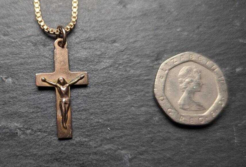9ct Rose Gold Crucifix Cross Pendant Diamond Raised Design Hallmarked