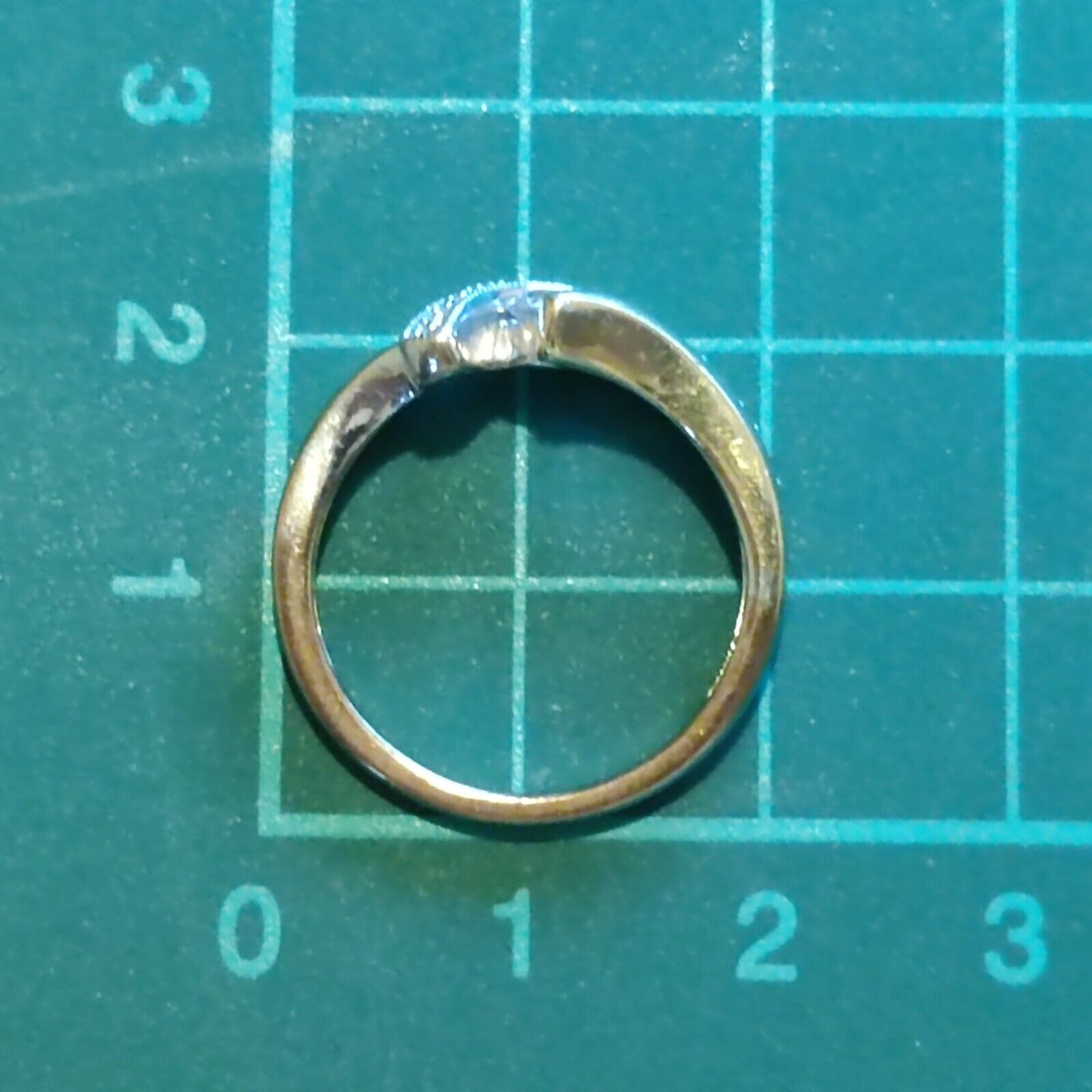 9ct Yellow Gold Diamond Ring Colourless Gemstones Crossover Band UK Ring Size N