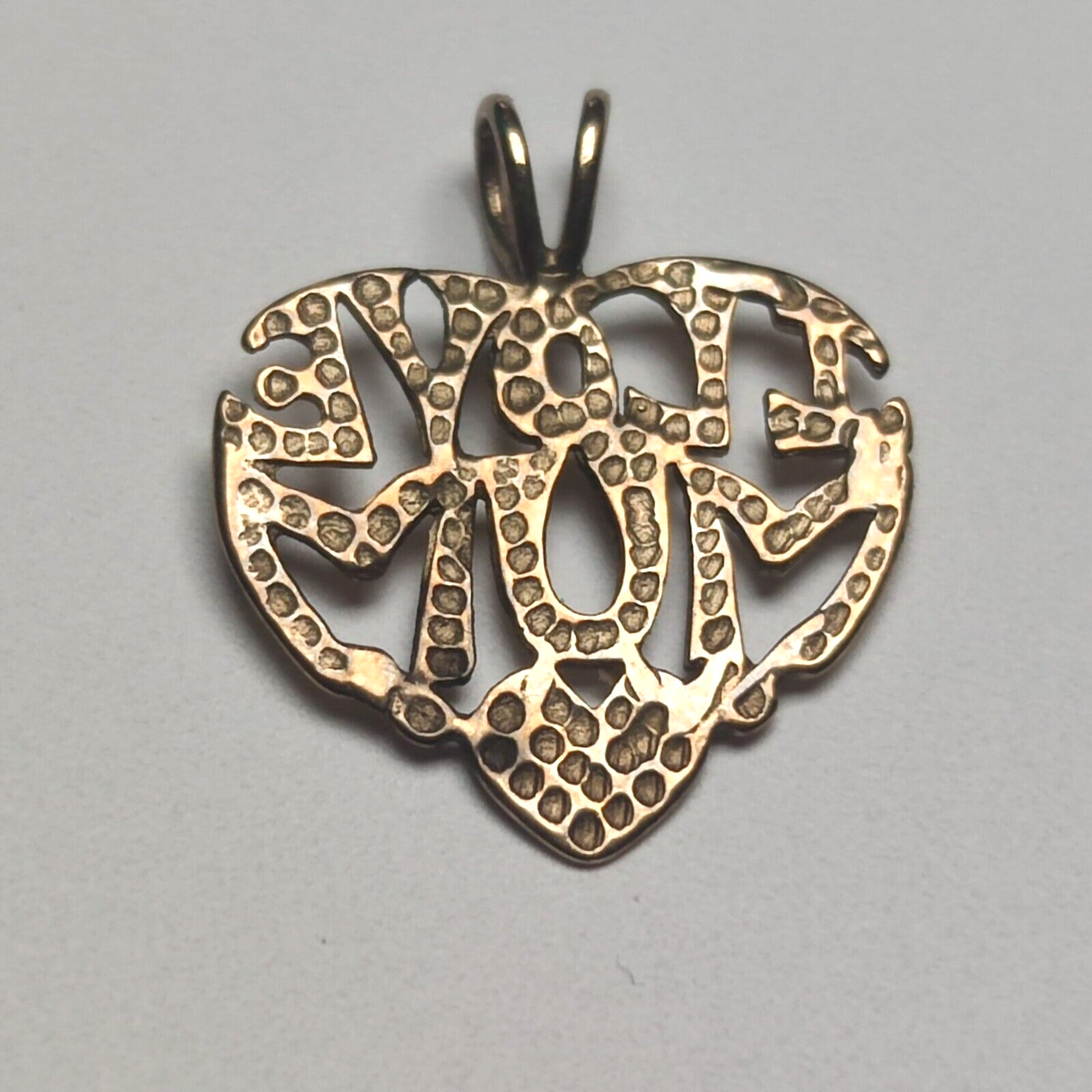 Mum 9ct Yellow Gold Pendant Charm "I LOVE MUM" Text Size:15mm x 17mm Solid Gold