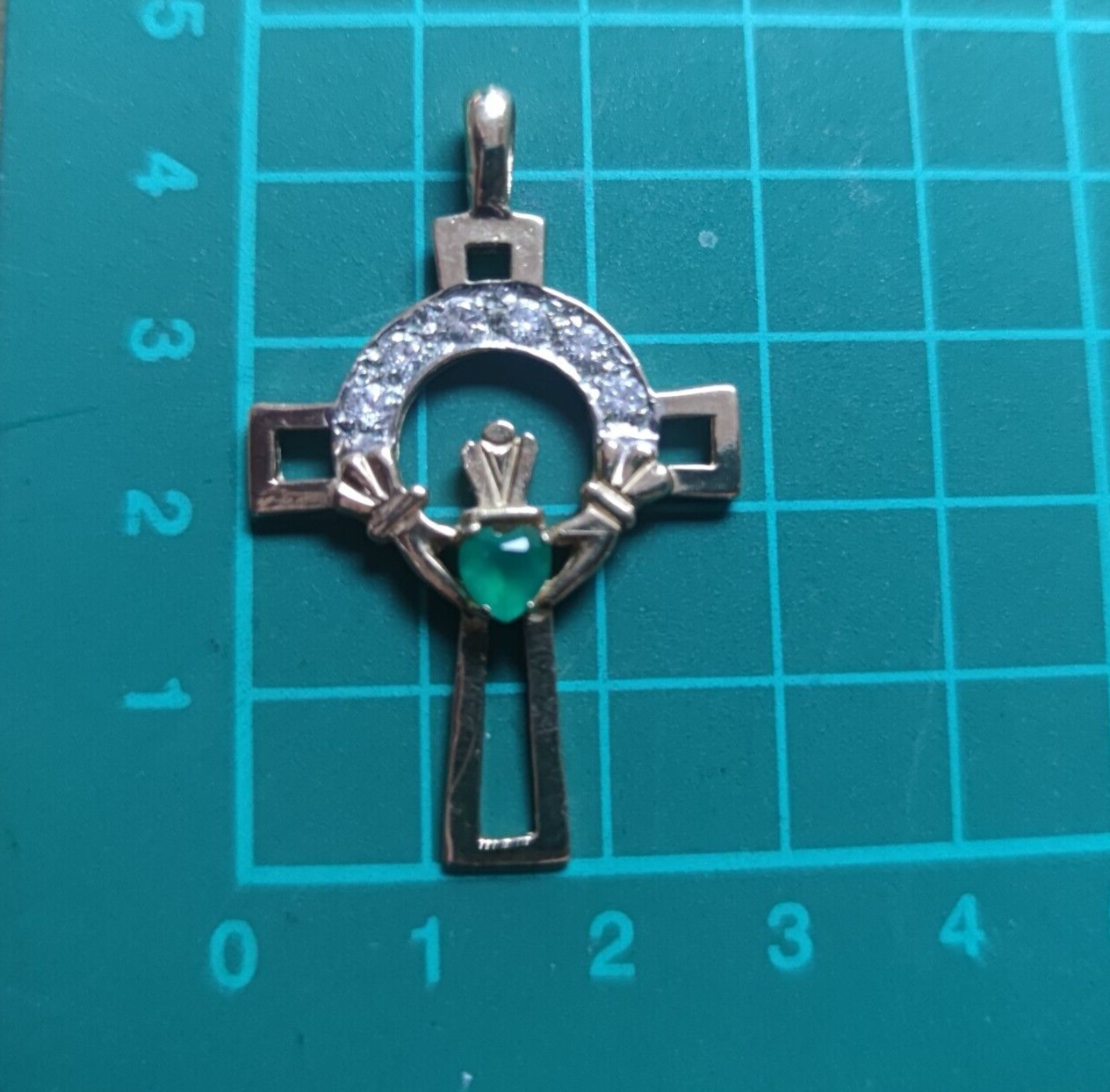 9ct Yellow Gold Cross Pendant Green Agate Gemstone Size: 44mm x 33mm