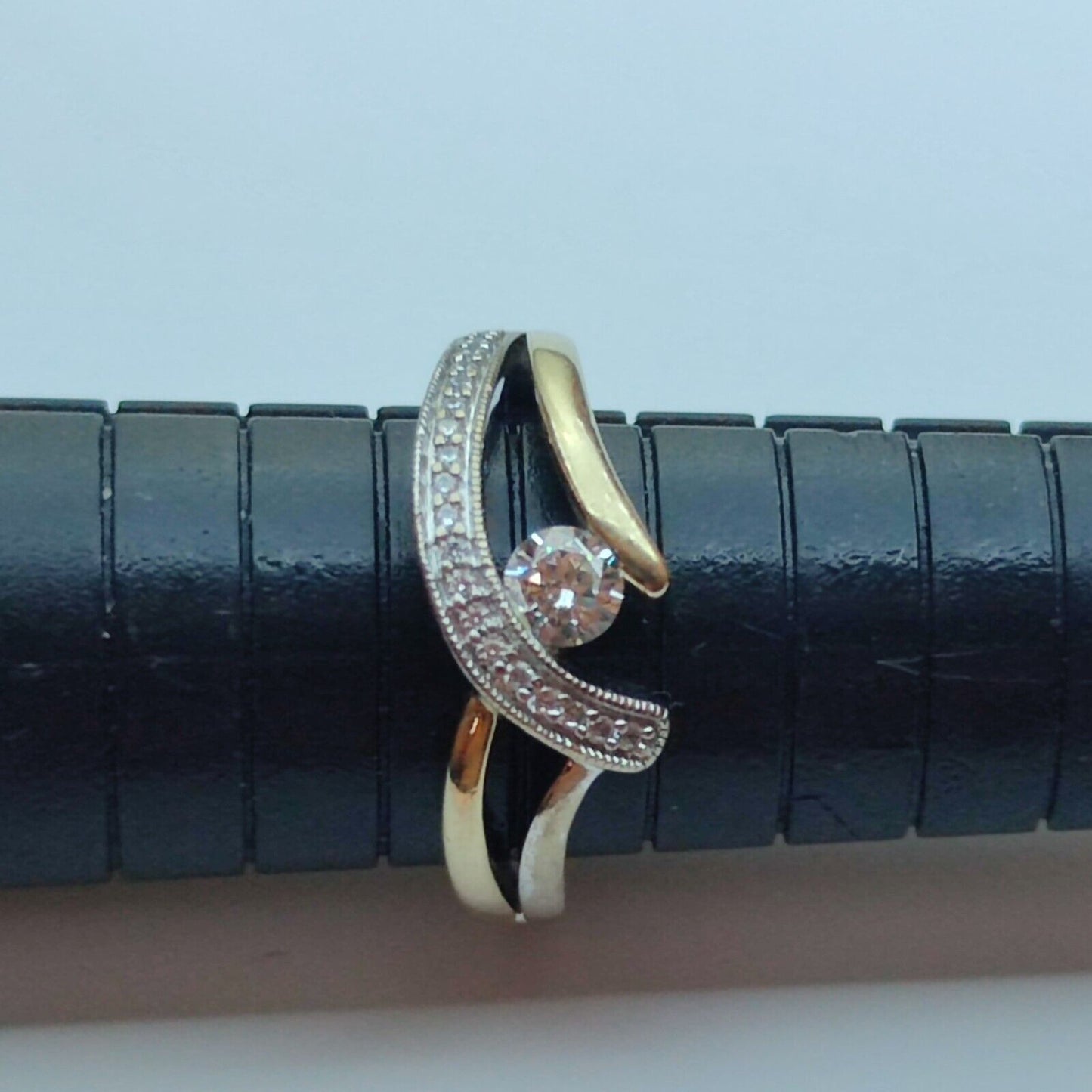 9ct Yellow Gold Diamond Ring Colourless Gemstones Crossover Band UK Ring Size N