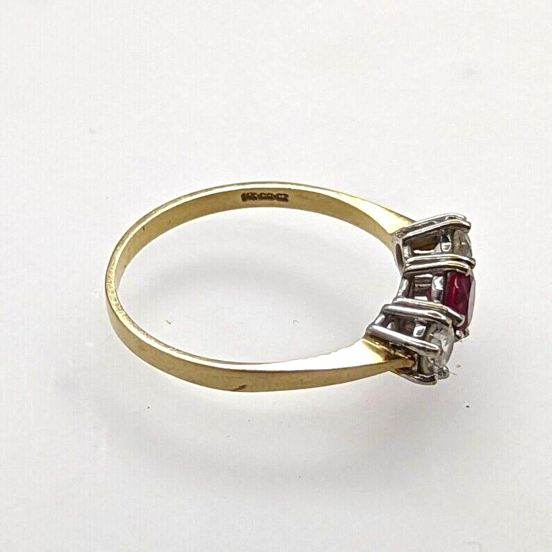 14ct Yellow Gold Ring Red Ruby Three Stone Setting UK Ring Size R