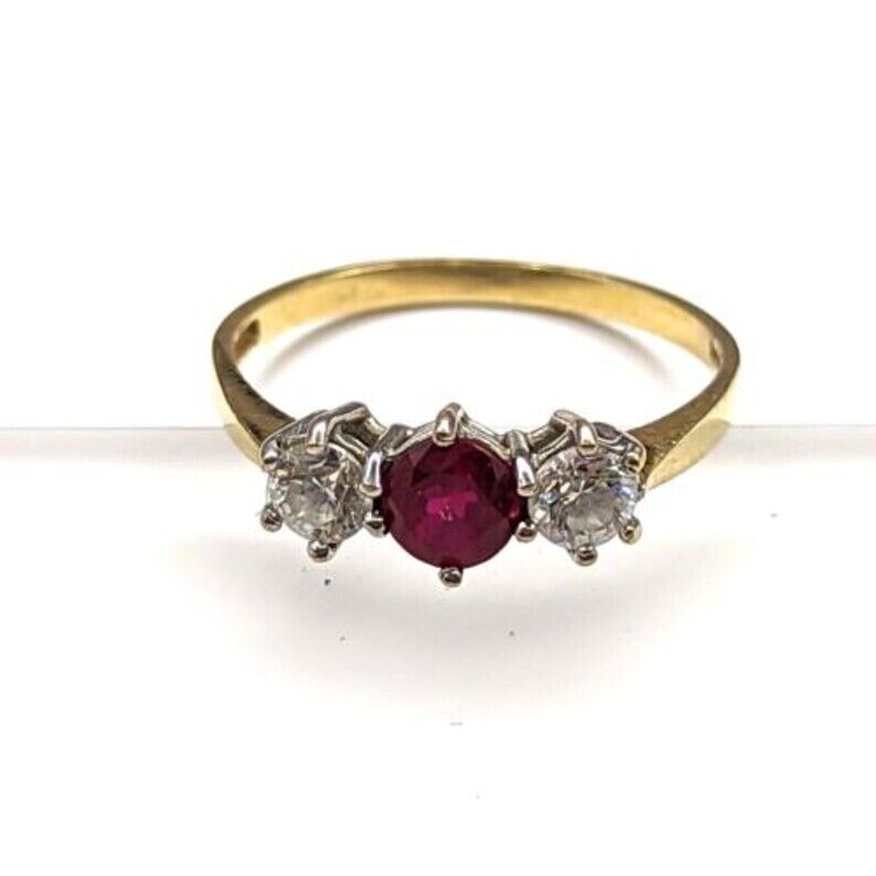 14ct Yellow Gold Ring Red Ruby Three Stone Setting UK Ring Size R