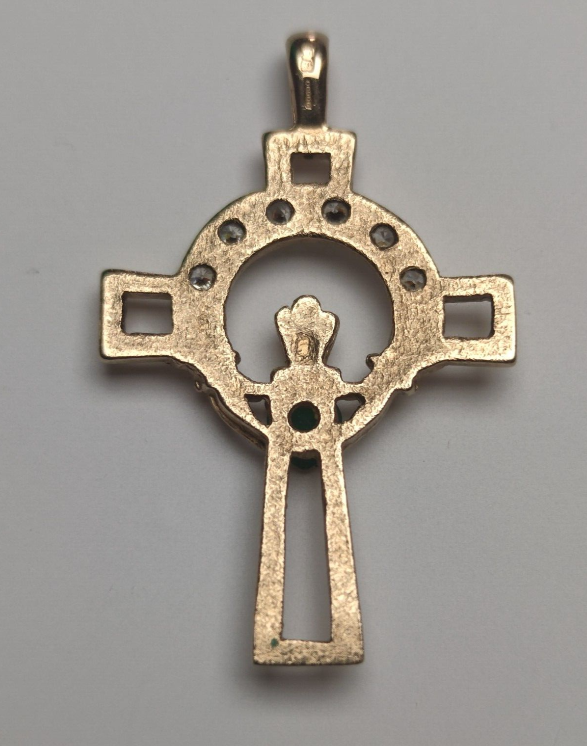 9ct Yellow Gold Cross Pendant Green Agate Gemstone Size: 44mm x 33mm