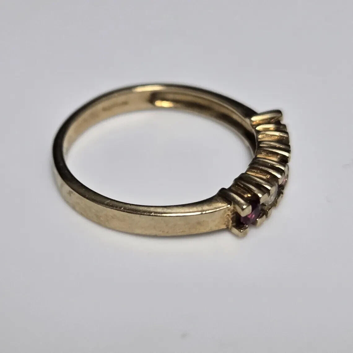 9ct Yellow Gold Ring Red Garnet And Quartz Gemstones UK Ring Size O