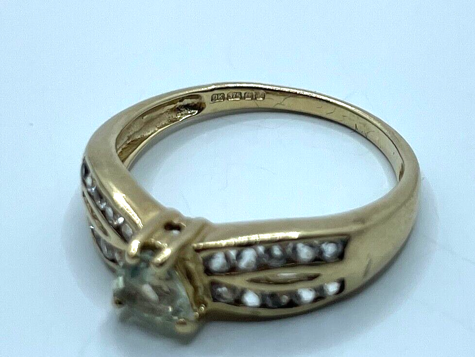 9ct Yellow Gold Ring Green Tourmaline Gemstones UK Ring Size N 1/2