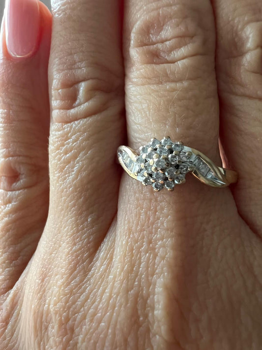 9ct Yellow Gold Ring Diamond Cluster Setting Ring Size O 1/2