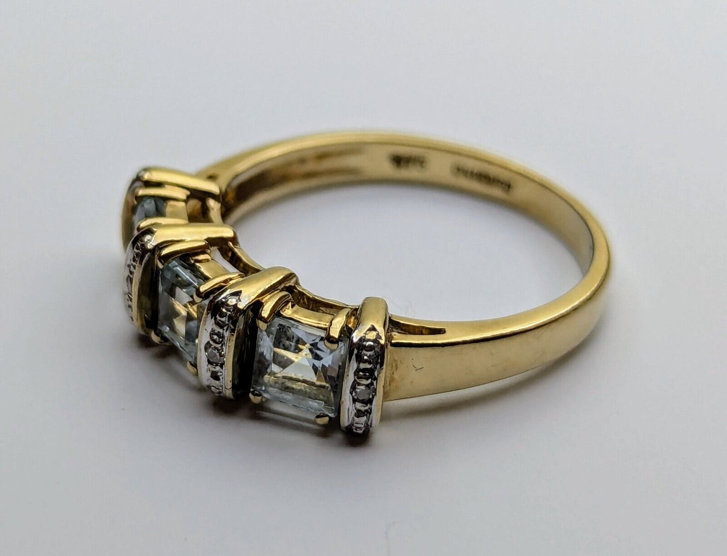 9ct Yellow Gold Topaz and Diamond Ring Blue & Colourless Gemstones Ring Size P