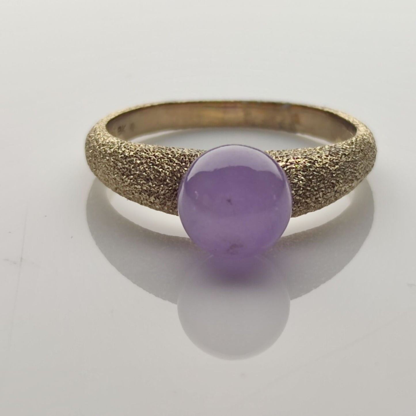 9ct Yellow Gold Ring Lavender Jade Textured Band Statement Ring Size R