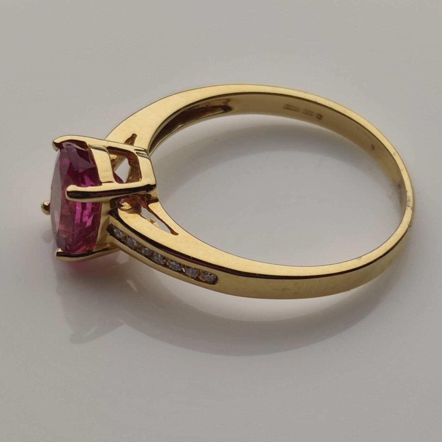 18ct Yellow Gold Ring Pink Kunzite & Diamond Channel Set Ring Size N 1/2