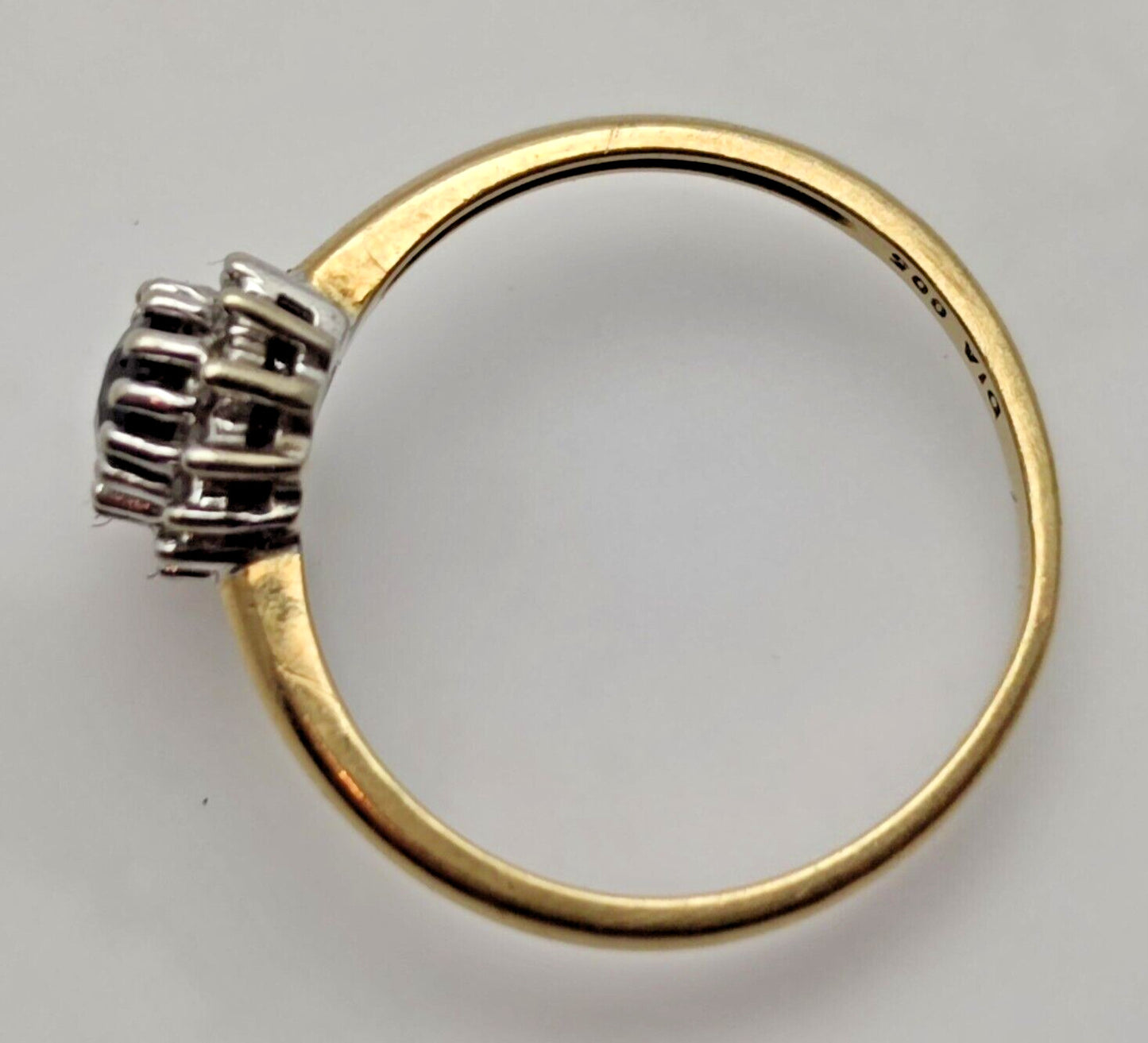18ct Yellow Gold Ring Blue Oval Sapphire and Diamond Gemstone Ring Size J 1/2