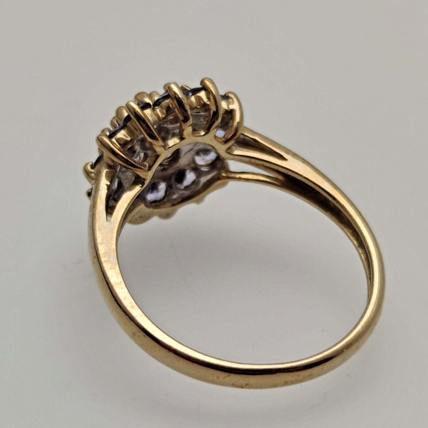 9ct Yellow Gold Ring Round Purple Amethyst Cluster Gemstones UK Ring Size P