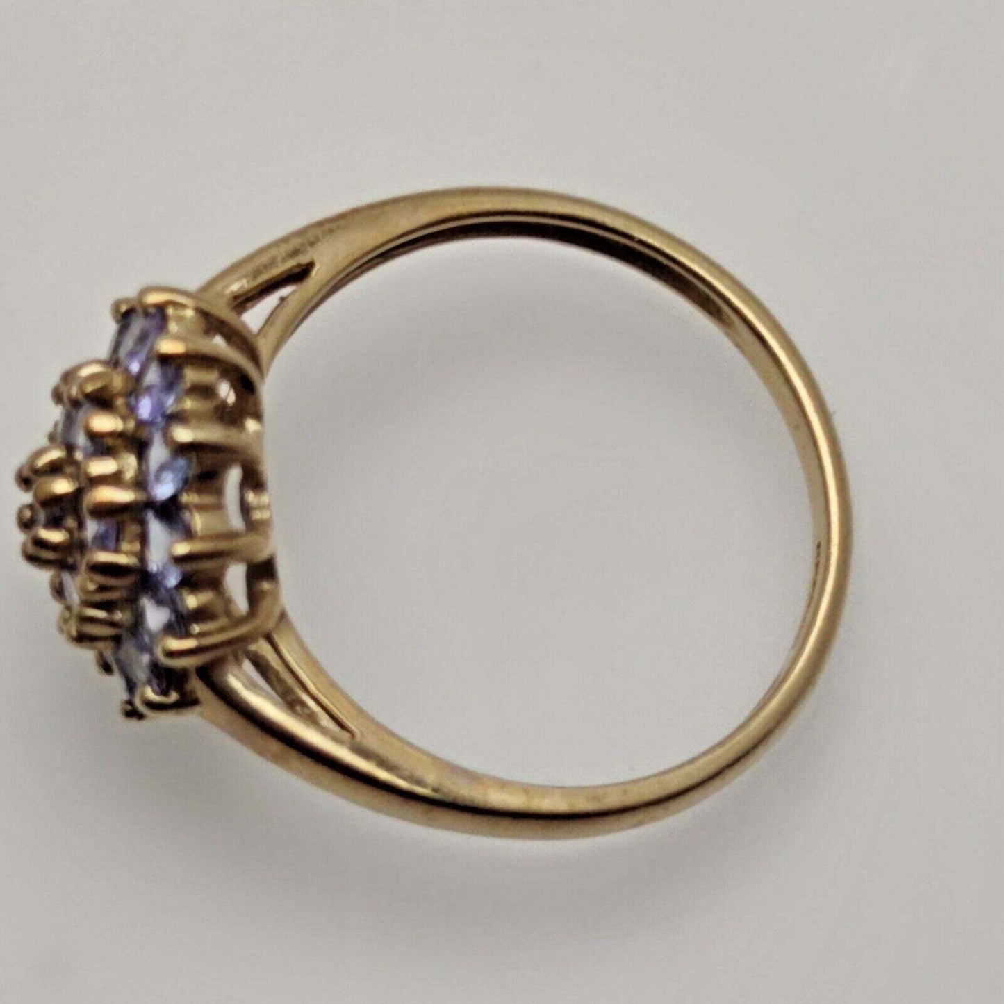 9ct Yellow Gold Ring Round Purple Amethyst Cluster Gemstones UK Ring Size P