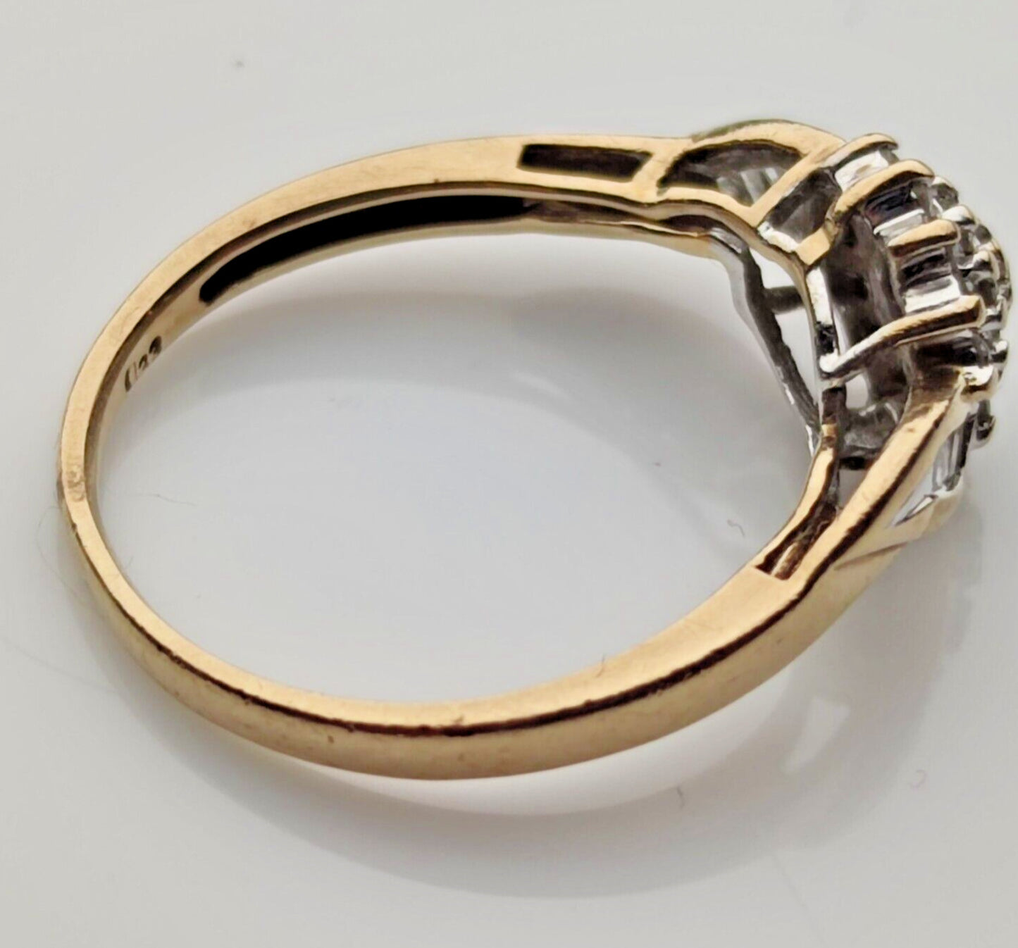 9ct Yellow Gold Ring Diamond Cluster Setting Ring Size O 1/2