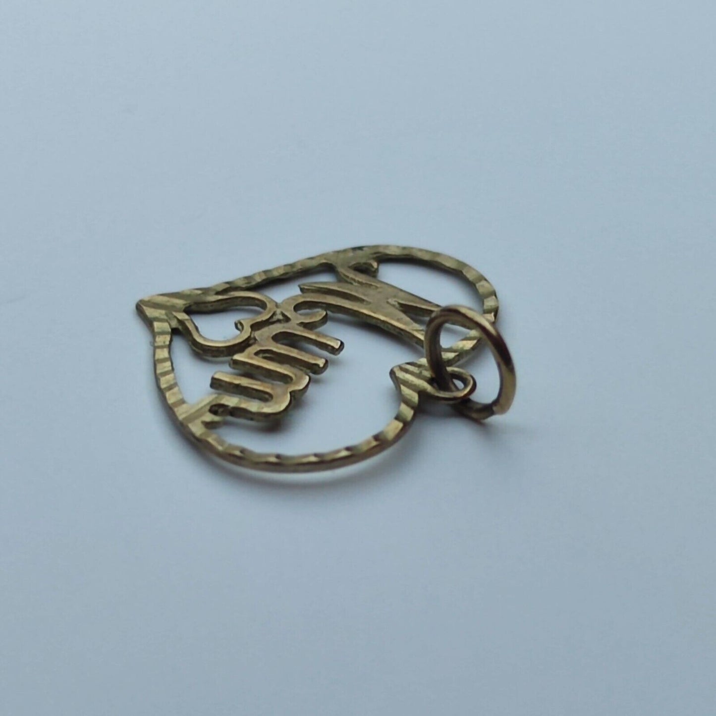 9ct Yellow Gold MUM Pendant Heart Shaped Pendant Size 17mm x 13mm