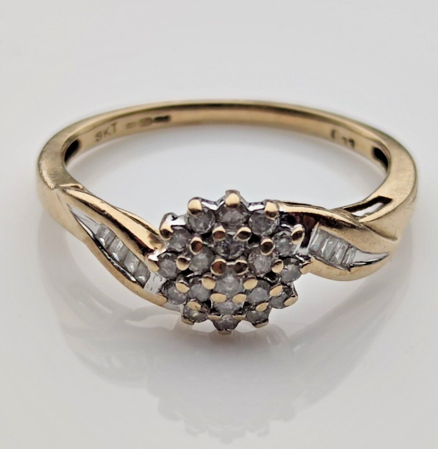 9ct Yellow Gold Ring Diamond Cluster Setting Ring Size O 1/2