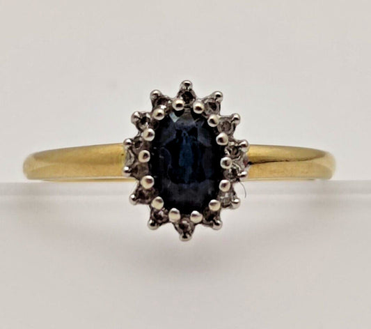 18ct Yellow Gold Ring Blue Oval Sapphire and Diamond Gemstone Ring Size J 1/2
