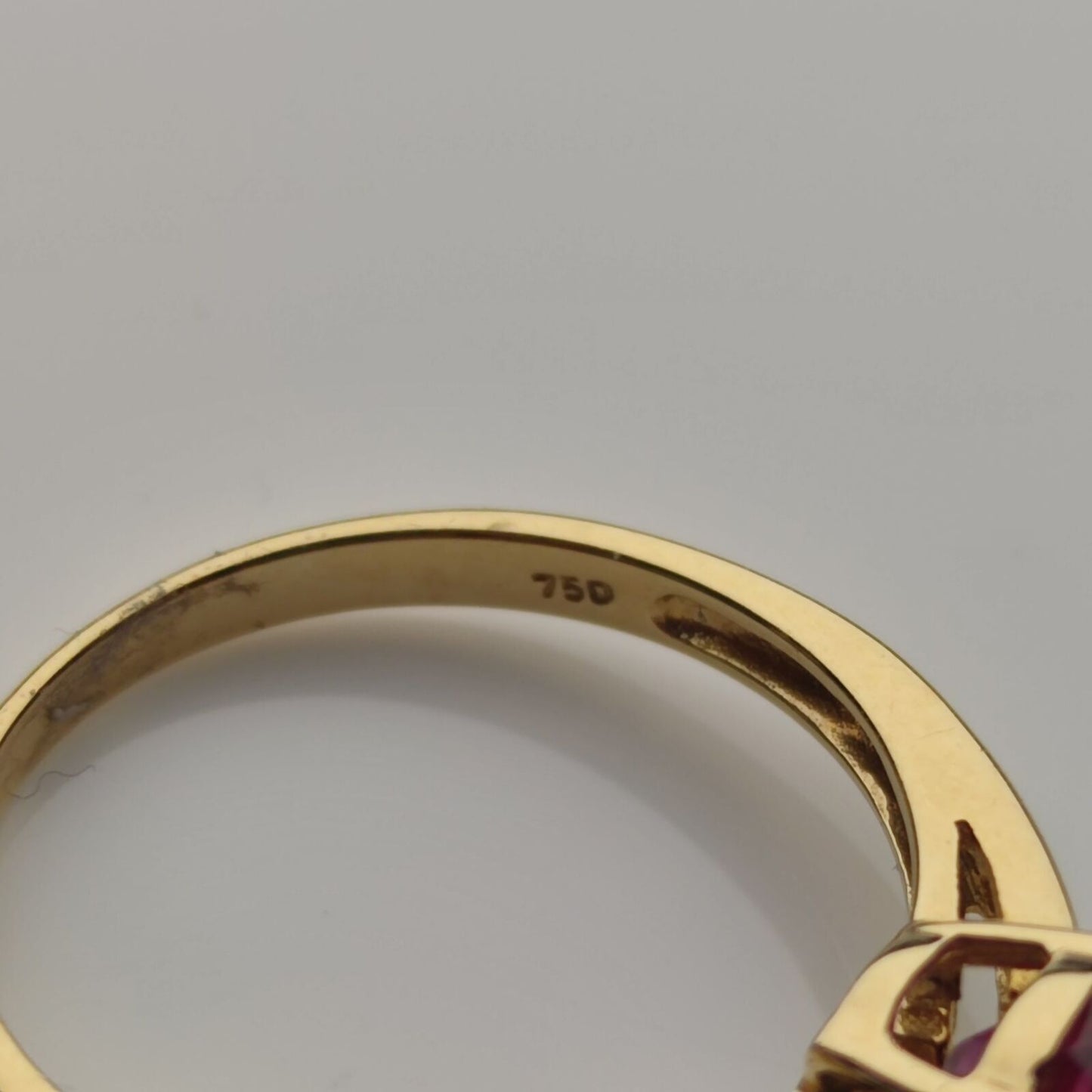 18ct Yellow Gold Ring Pink Kunzite & Diamond Channel Set Ring Size N 1/2