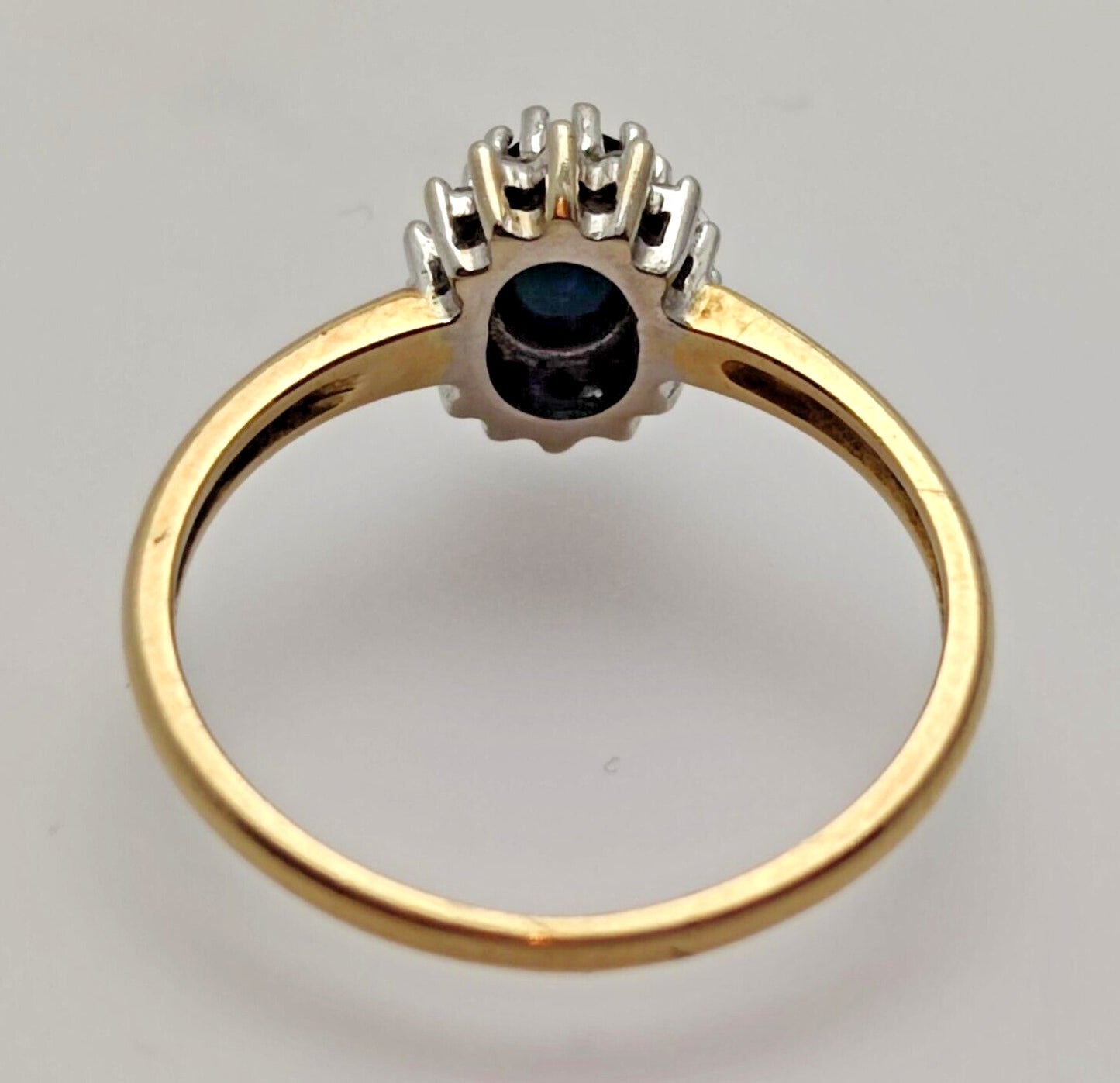 18ct Yellow Gold Ring Blue Oval Sapphire and Diamond Gemstone Ring Size J 1/2