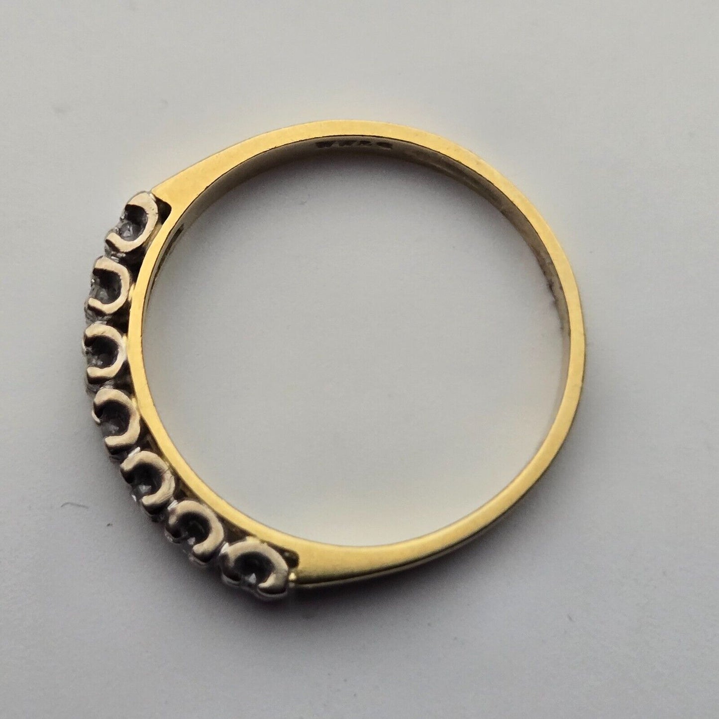 Vintage 18ct Yellow Gold Diamond Ring 7 Round Diamonds Prong Setting Ring Size P