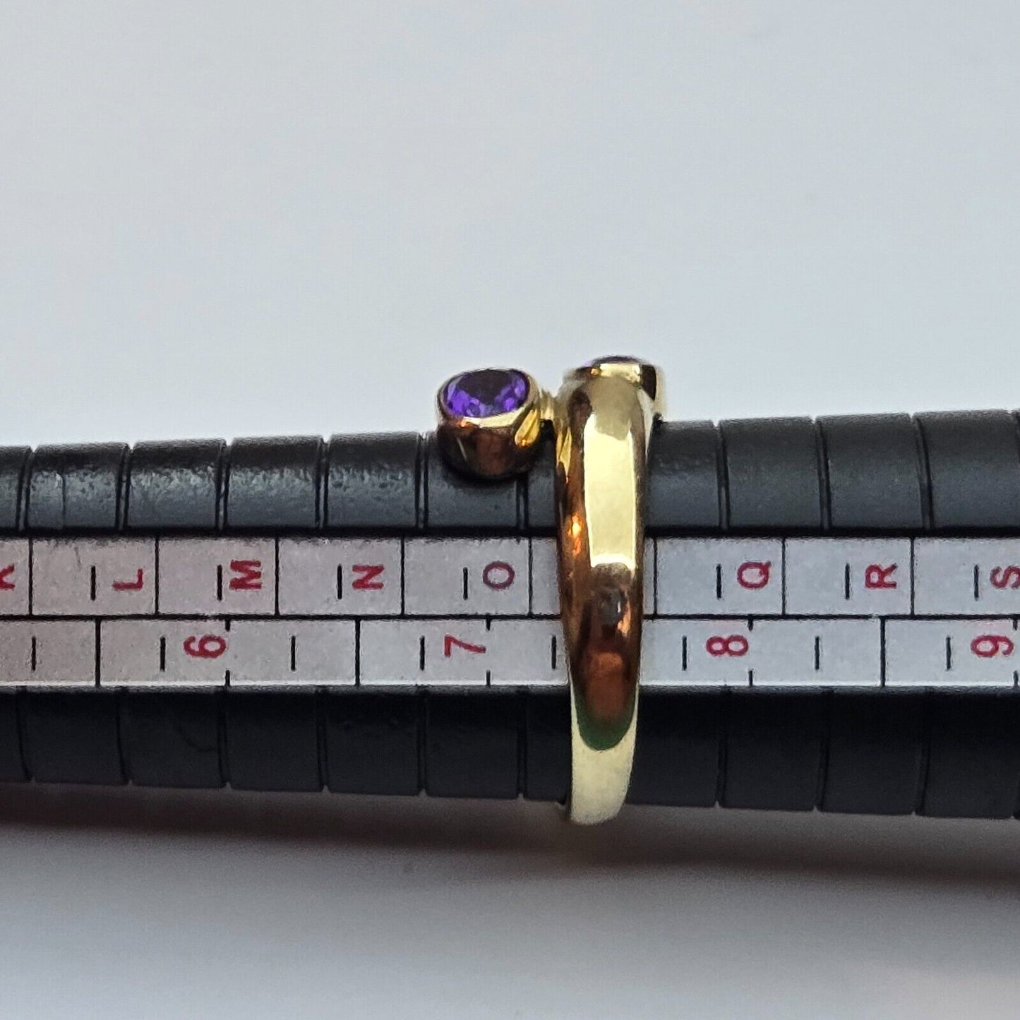 9ct Yellow Gold Ring Purple Amethyst Oval Gemstones Twist Band Ring Size O 1/2
