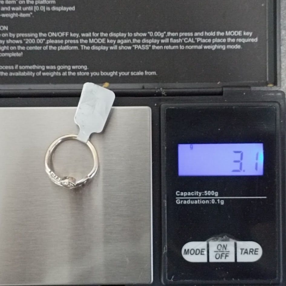 9ct White Gold Feather Ring Cubic Zirconia Stones UK Ring Size I 1/2