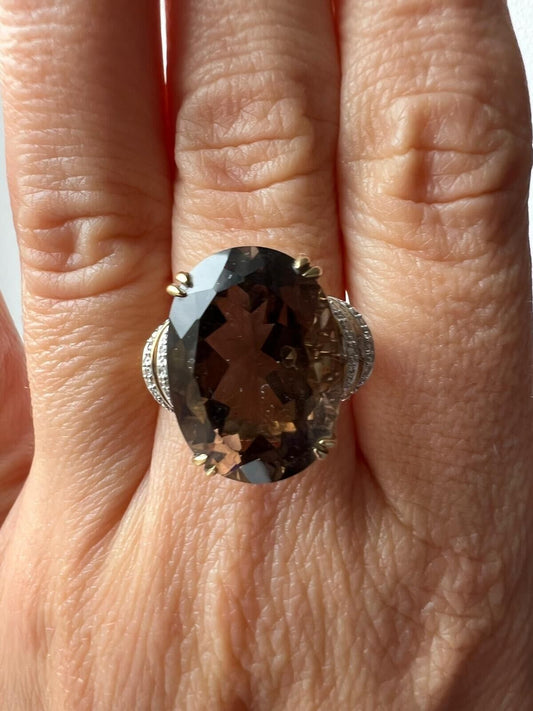 9ct Yellow Gold Ring Large Smoky Quartz & Diamonds Gemstones Ring Size T
