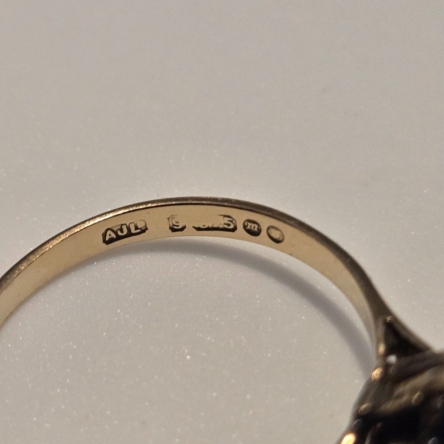 9ct Yellow Gold Ring LOVE 375 Hallmarked Ring Size J