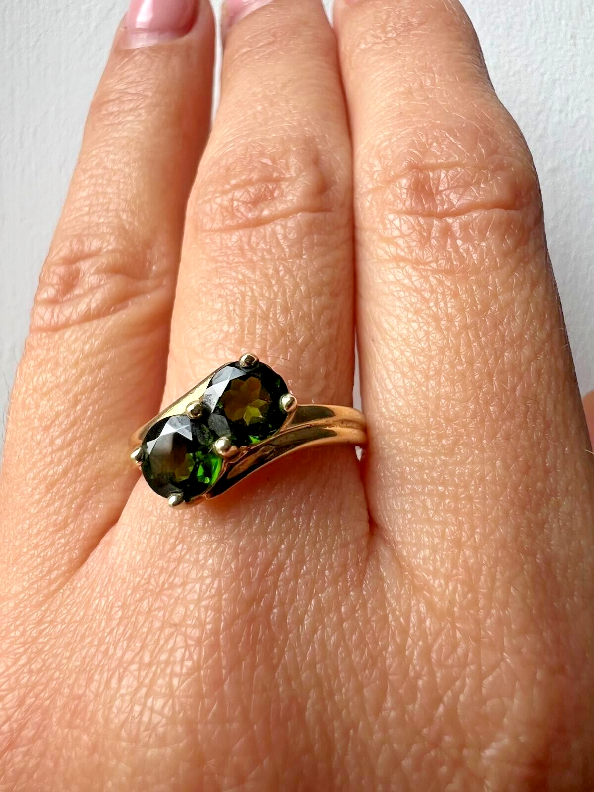 9ct Yellow Gold Ring Round Green Diopside Two Gemstones Ring Size P