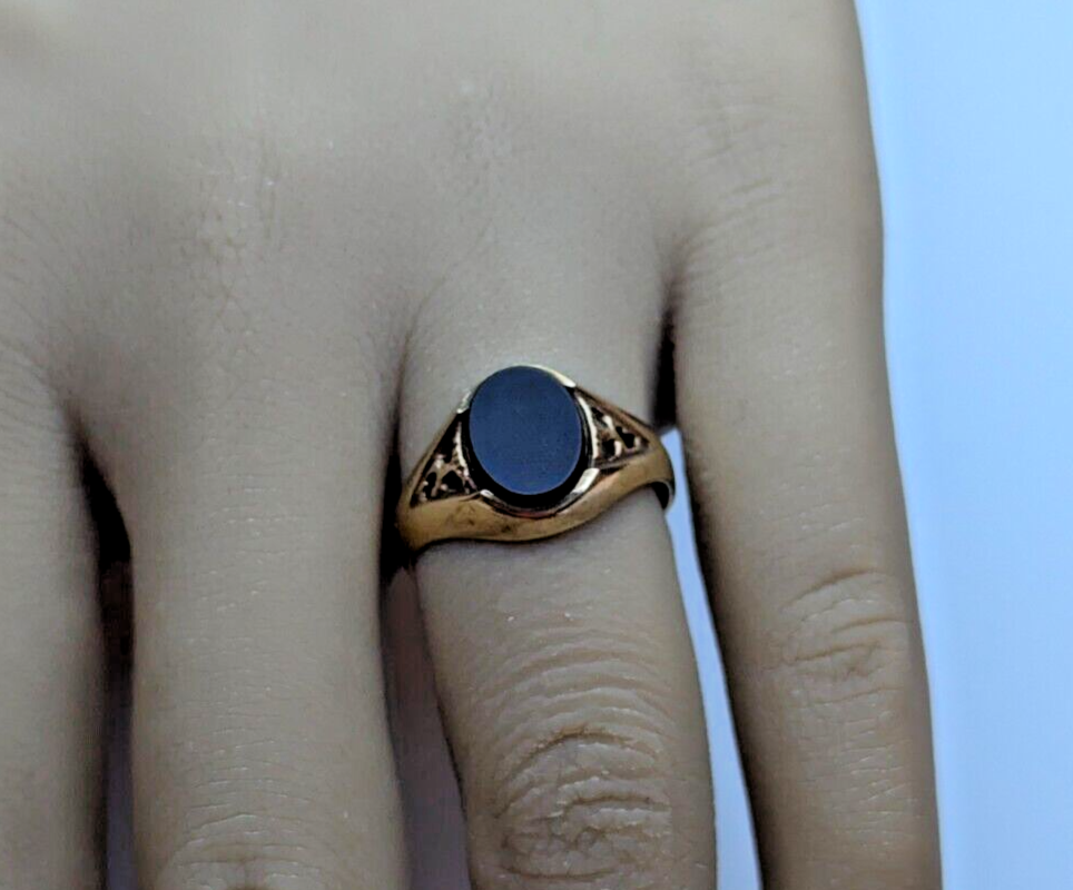 Men's 9ct Yellow Gold Signet Ring Black Onyx Hallmarked Ring Size O 1/2