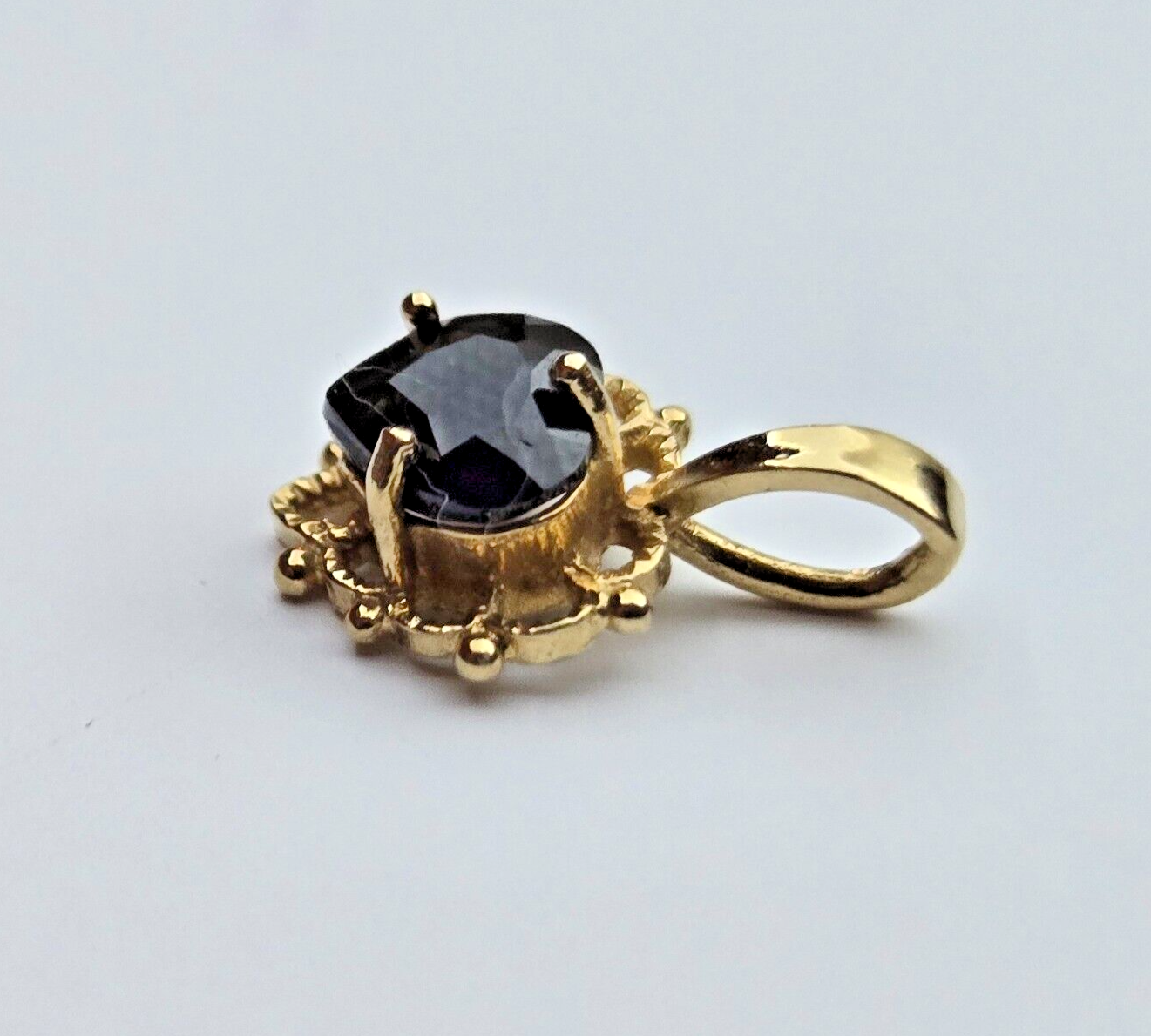 9ct Yellow Gold Heart Pendant Charm Black Sapphire Heart Shaped Size 13mm x 8mm