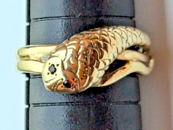 9ct Yellow Gold Snake Ring Red Garnet Gemstones UK Ring Size T