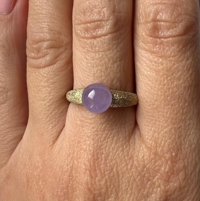 9ct Yellow Gold Ring Lavender Jade Textured Band Statement Ring Size R