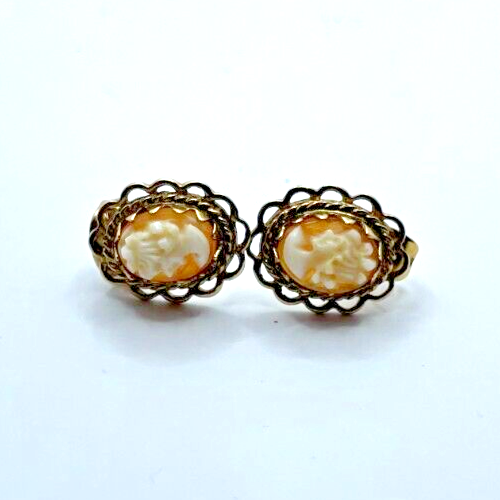 9ct Yellow Gold Cameo Stud Earrings Vintage Shell Oval Shape Earrings