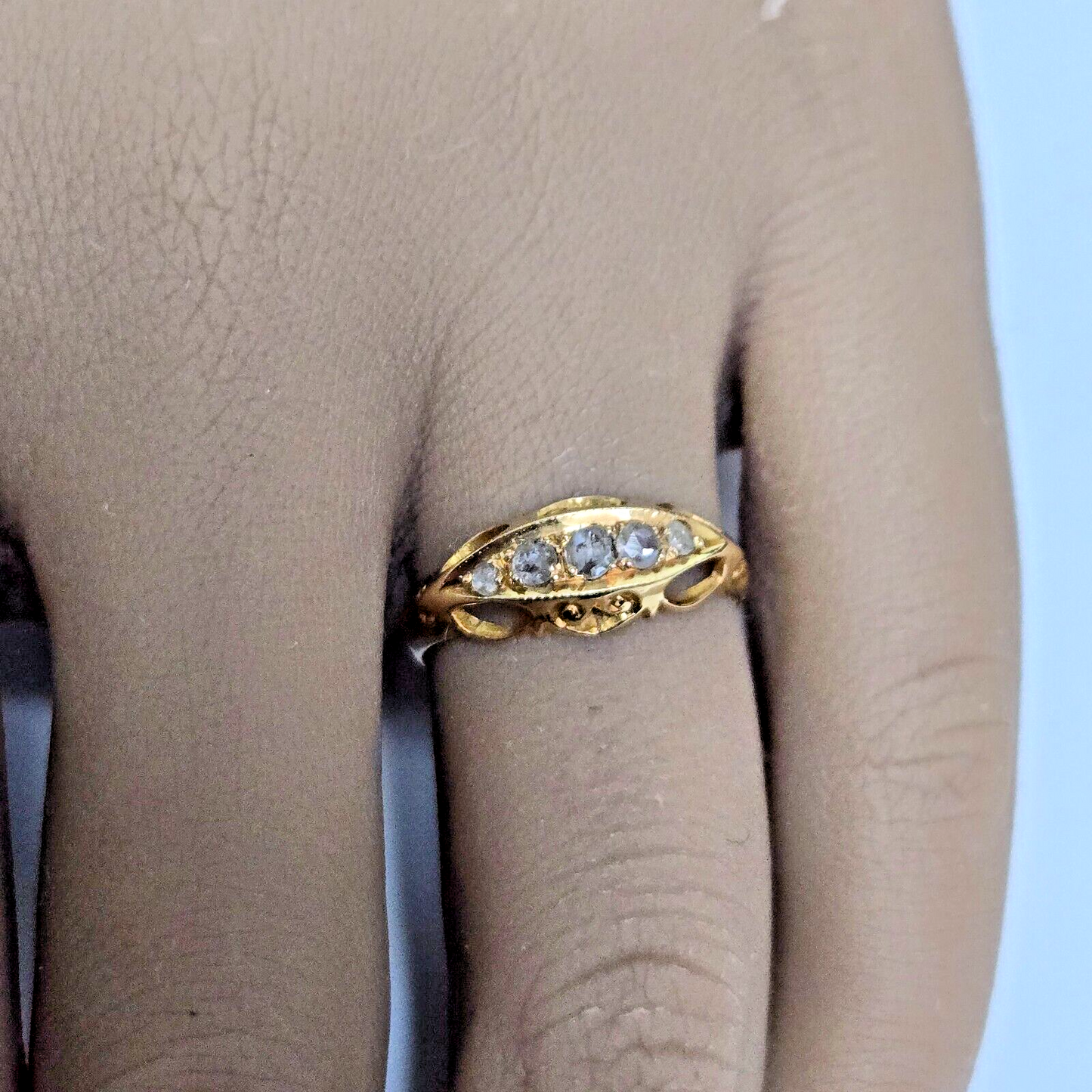 Vintage 18ct Yellow Gold Ring 5 Round Diamonds Gemstones UK Ring Size K