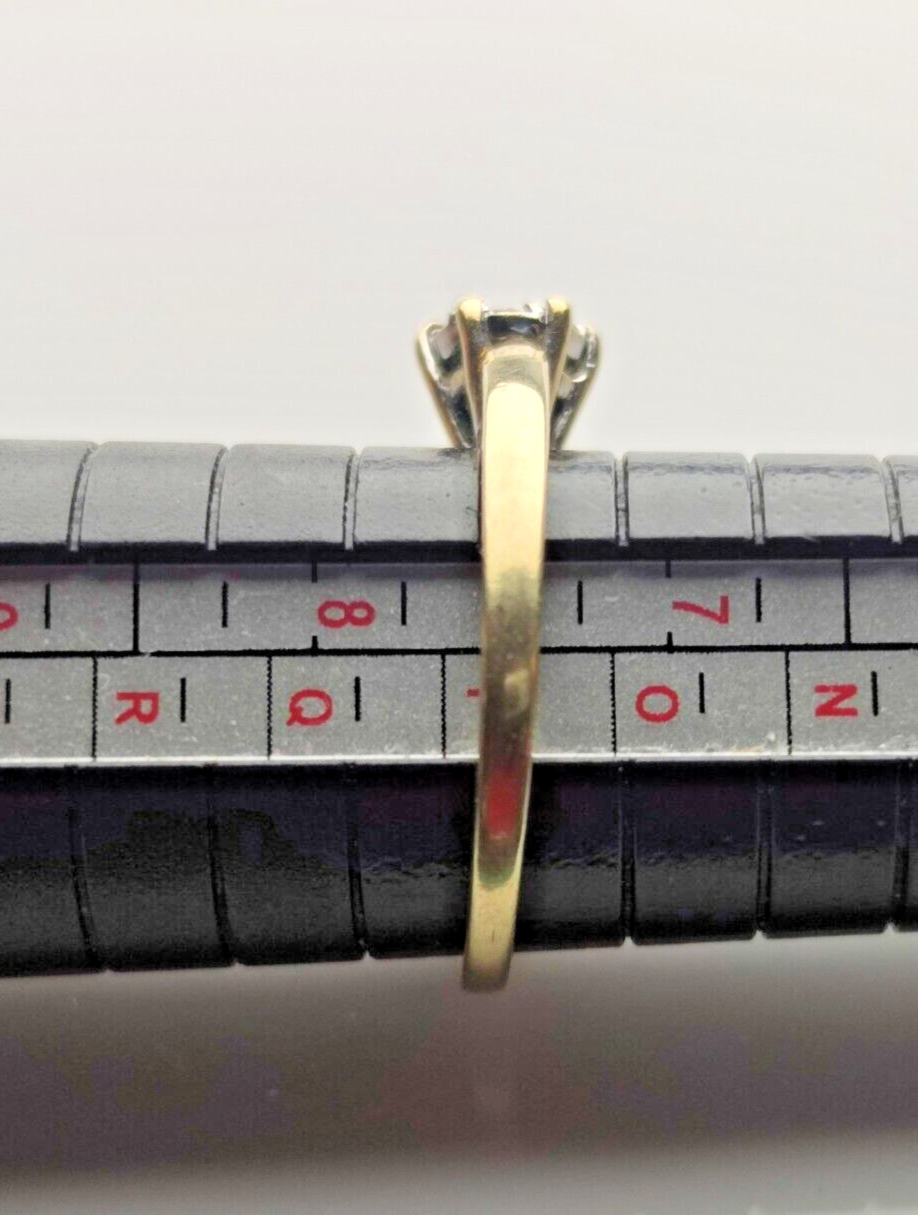 18ct Yellow Gold Ring 7 Diamonds Total 0.15ct Prong Setting Ring Size O 1/2