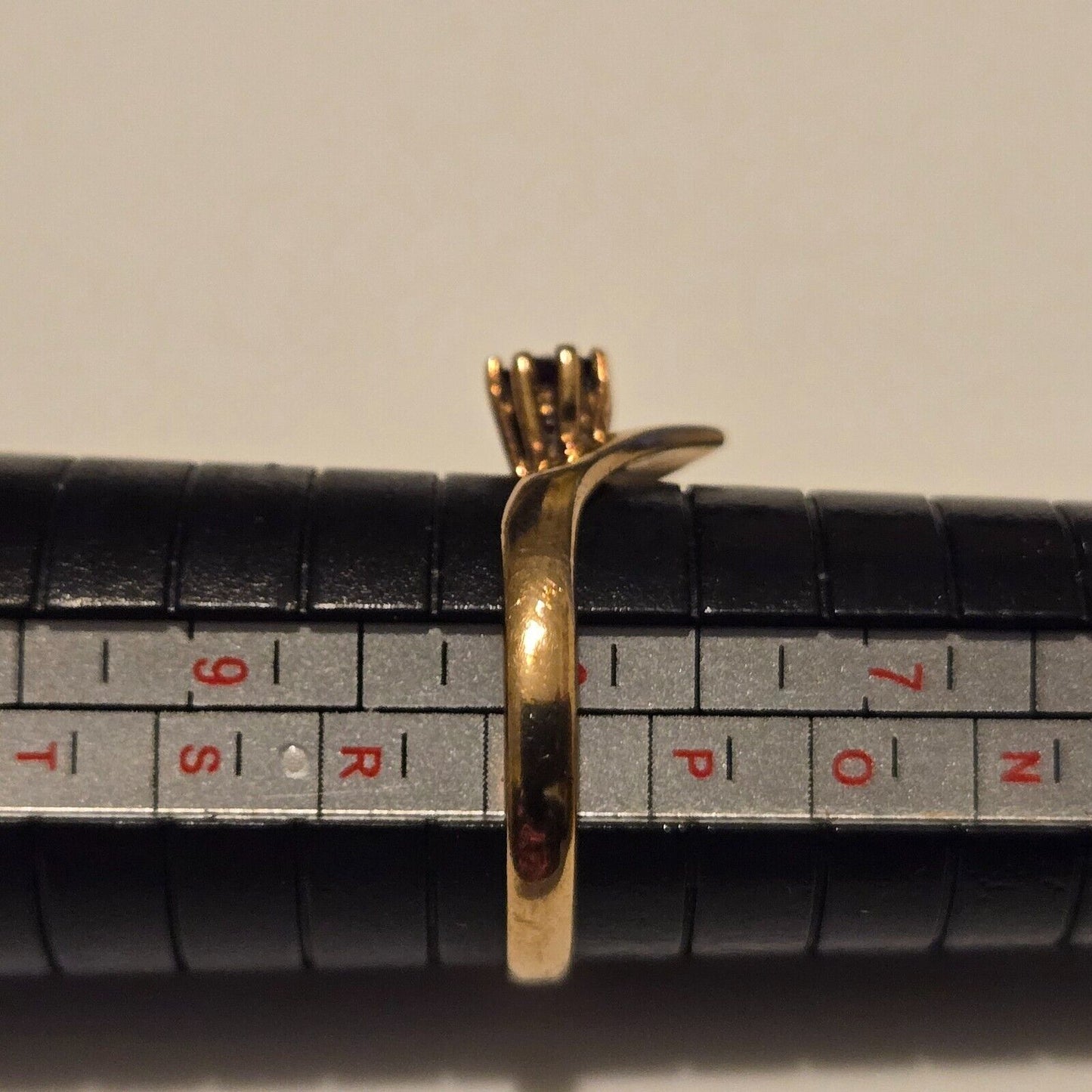 9ct Yellow Gold Ring Red Garnet Stone Wishbone Hallmarked Ring Size P 1/2