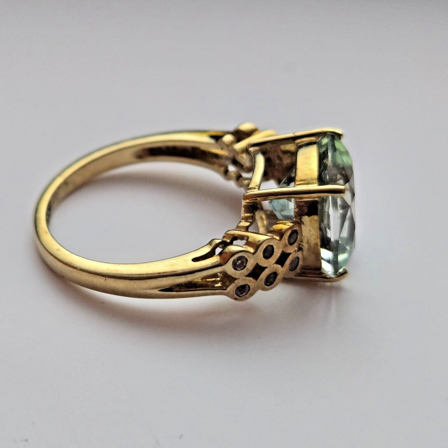 9ct Yellow Gold Ring Square Green Topaz & Small Round White Topaz Ring Size N