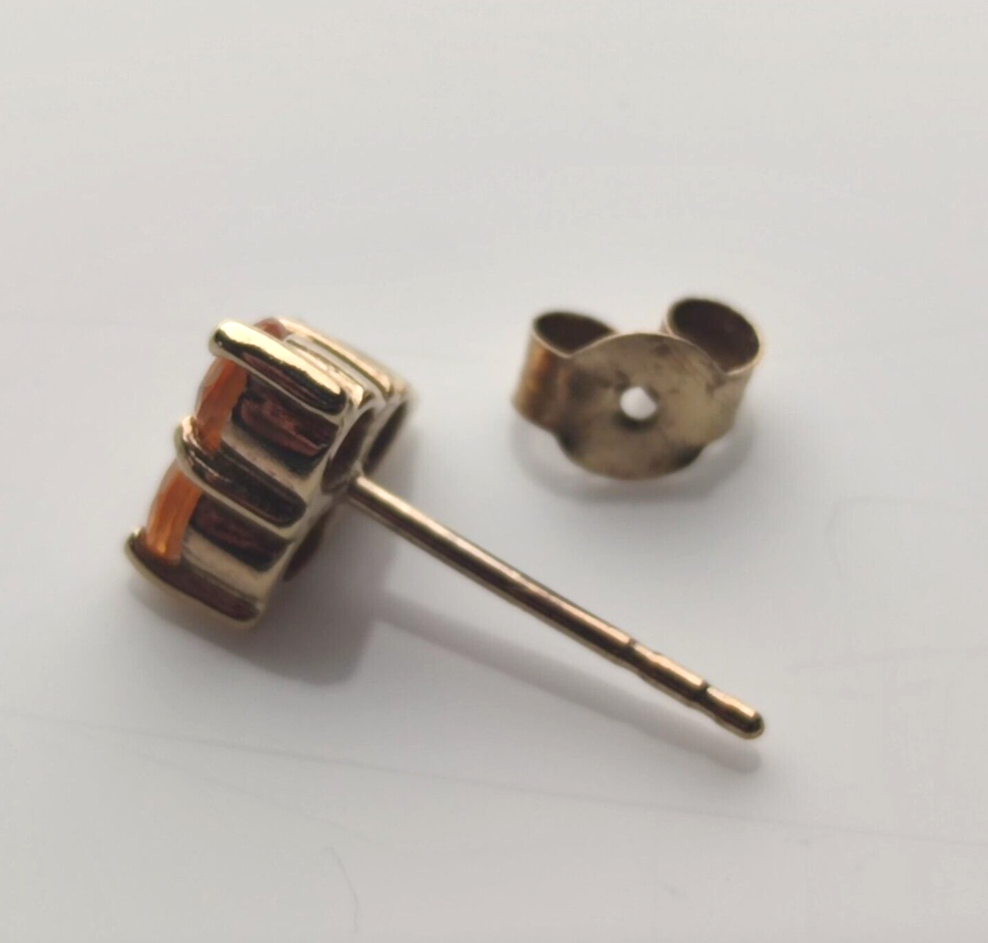 9ct Yellow Gold Stud Earrings Red Opal Fire Gemstones Size: 7mm x 15mm