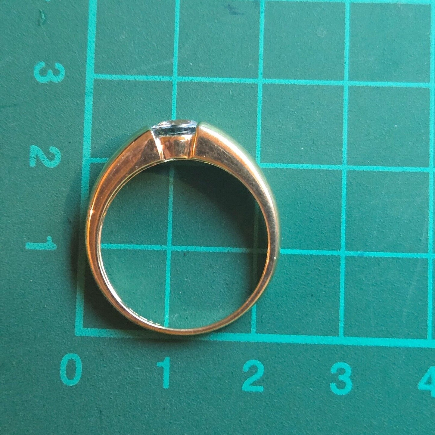 9ct Yellow Gold Ring Pale Blue Round Aquamarine Gemstone Ring Size S
