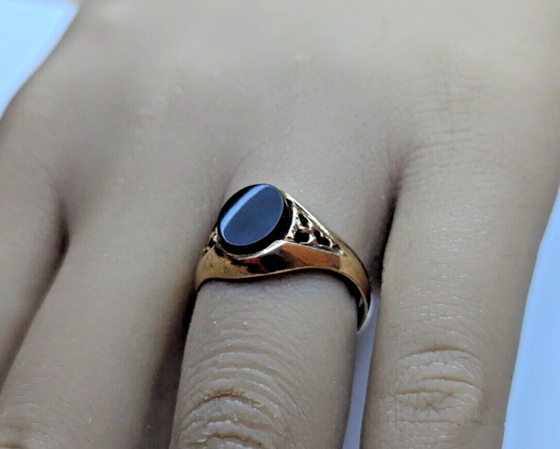 Men's 9ct Yellow Gold Signet Ring Black Onyx Hallmarked Ring Size O 1/2