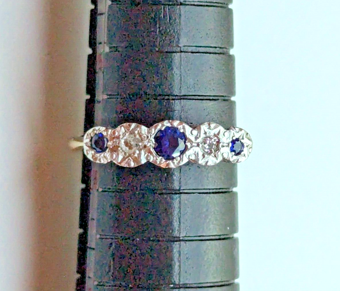 18ct Yellow Gold Ring Blue Sapphire and Colourless Diamonds UK Ring Size K 1/2