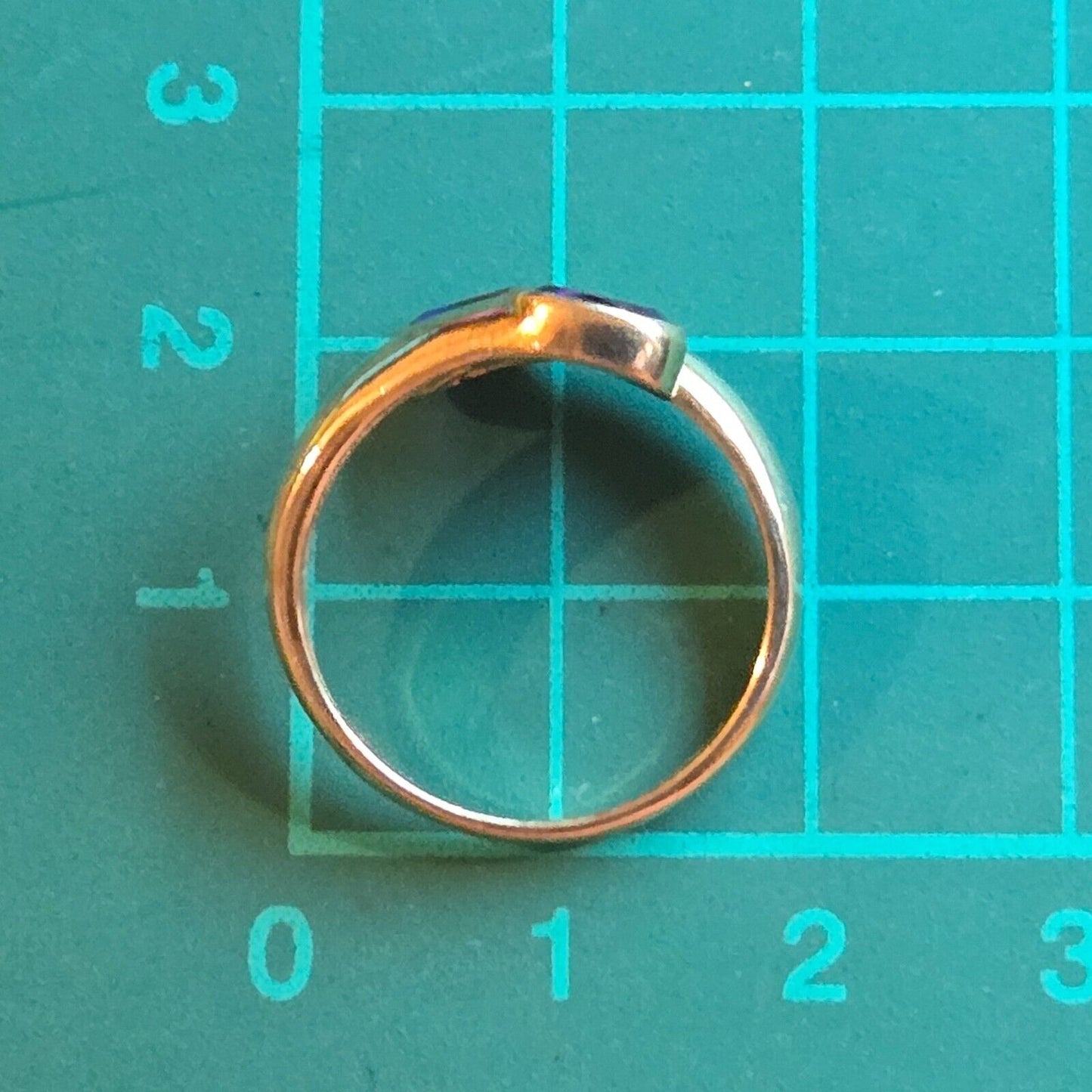 9ct Yellow Gold Ring Purple Amethyst Oval Gemstones Twist Band Ring Size O 1/2