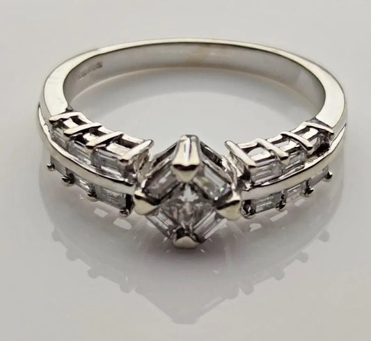 9ct White Gold Ring White Cubic Zirconia Stones UK Ring Size O