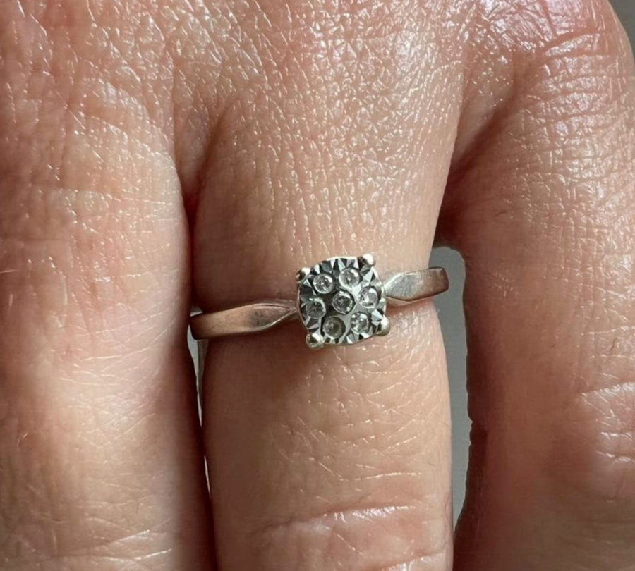 9ct White Gold Diamond Ring 0.25ct Total Weight Diamonds UK Ring Size K 1/2