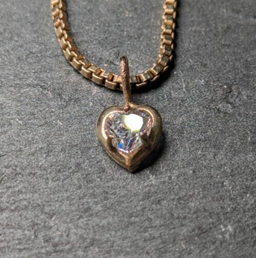 9ct Yellow Gold Heart Pendant Cubic Zirconia Stone Size: 13mm x 7mm
