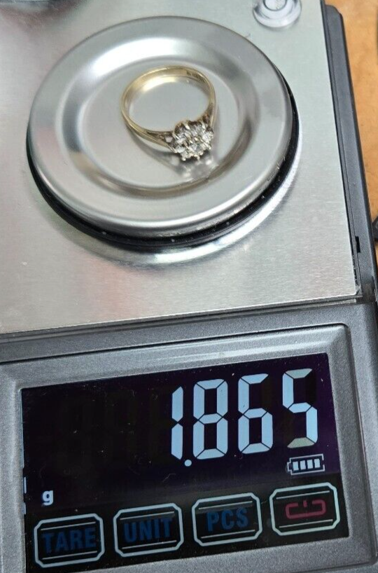 9ct Yellow Gold Diamonds x9 Prong Setting 375 Hallmarked Ring Size K